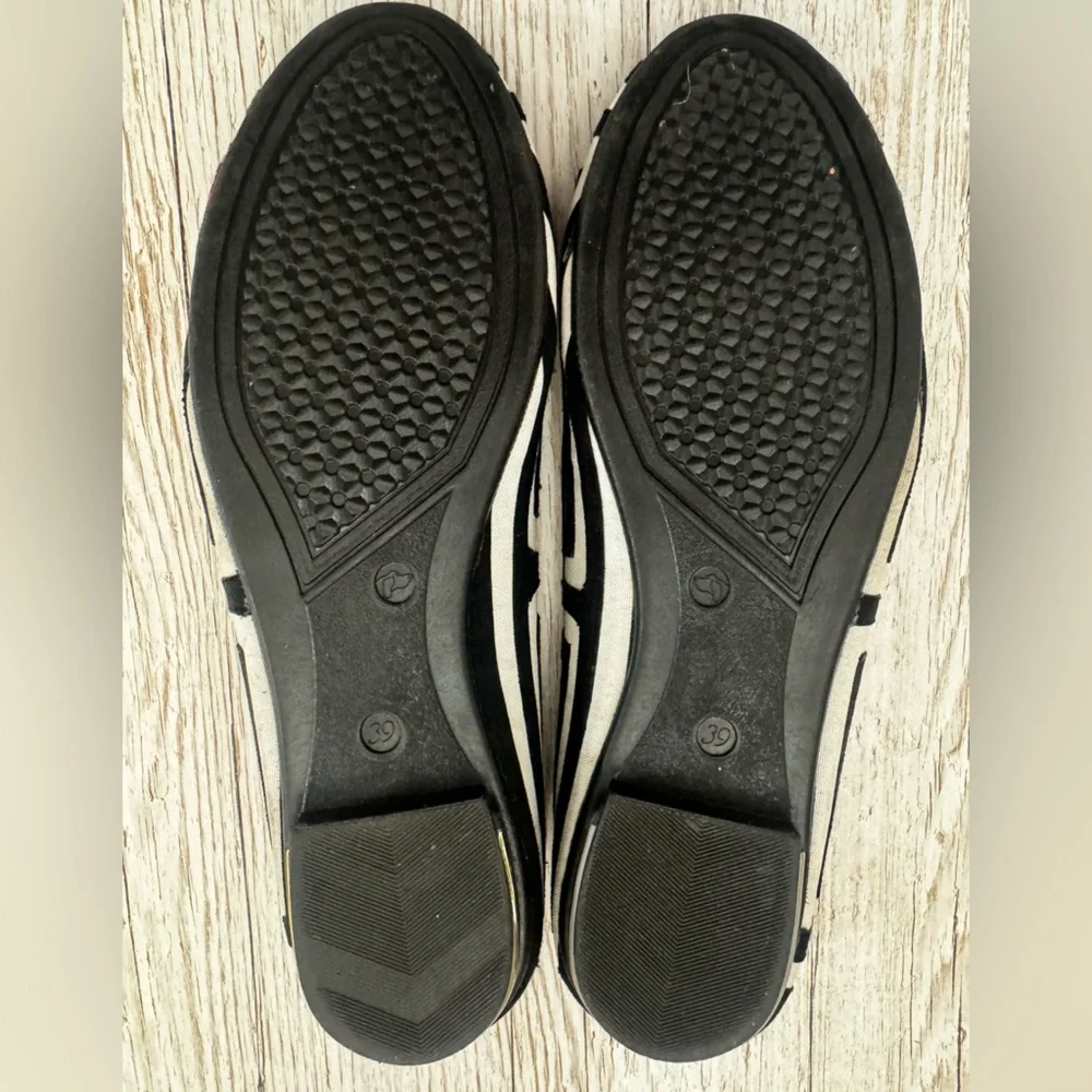 Artesanías El Paisaje Artisanal Handmade Colombian Embroidered Slip On Shoes 39